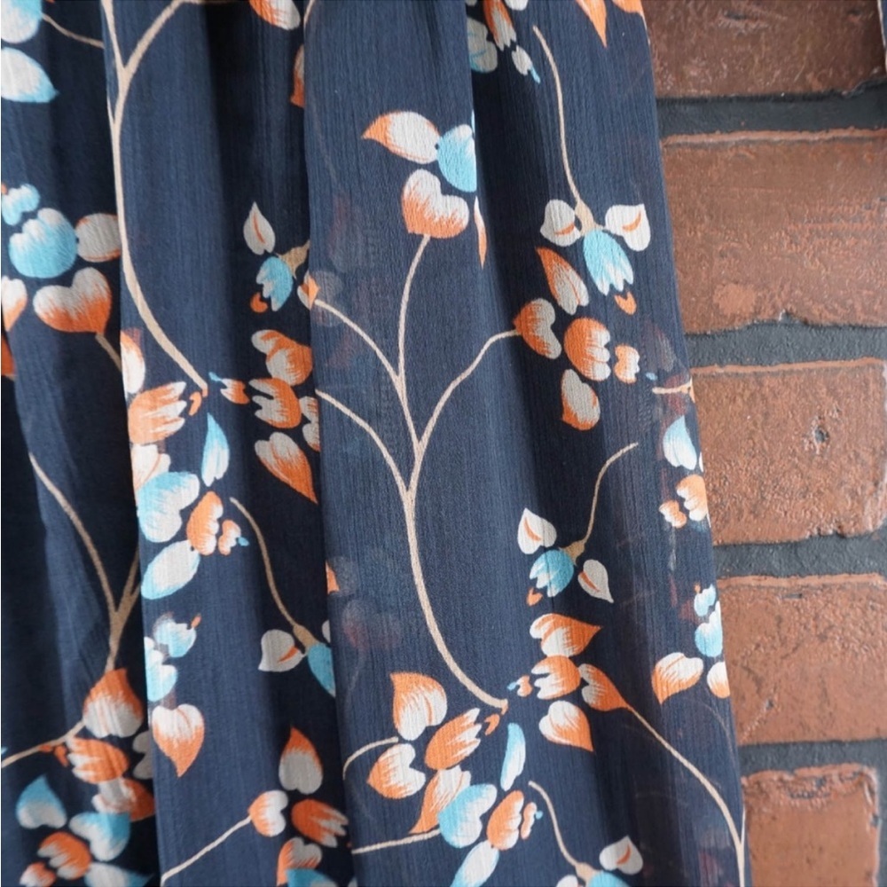 Miss Selfridge neck Bow, Button front, floral, midi dress navy cottage - Picture 6 of 10